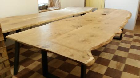 Table bois massif piètement métal