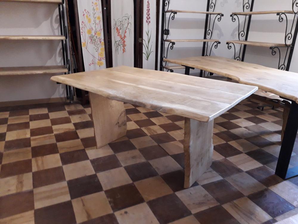 Table chêne de bourgogne clair piétement bois