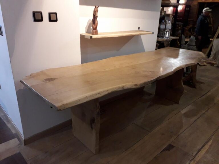 Table chêne de bourgogne clair piétement bois