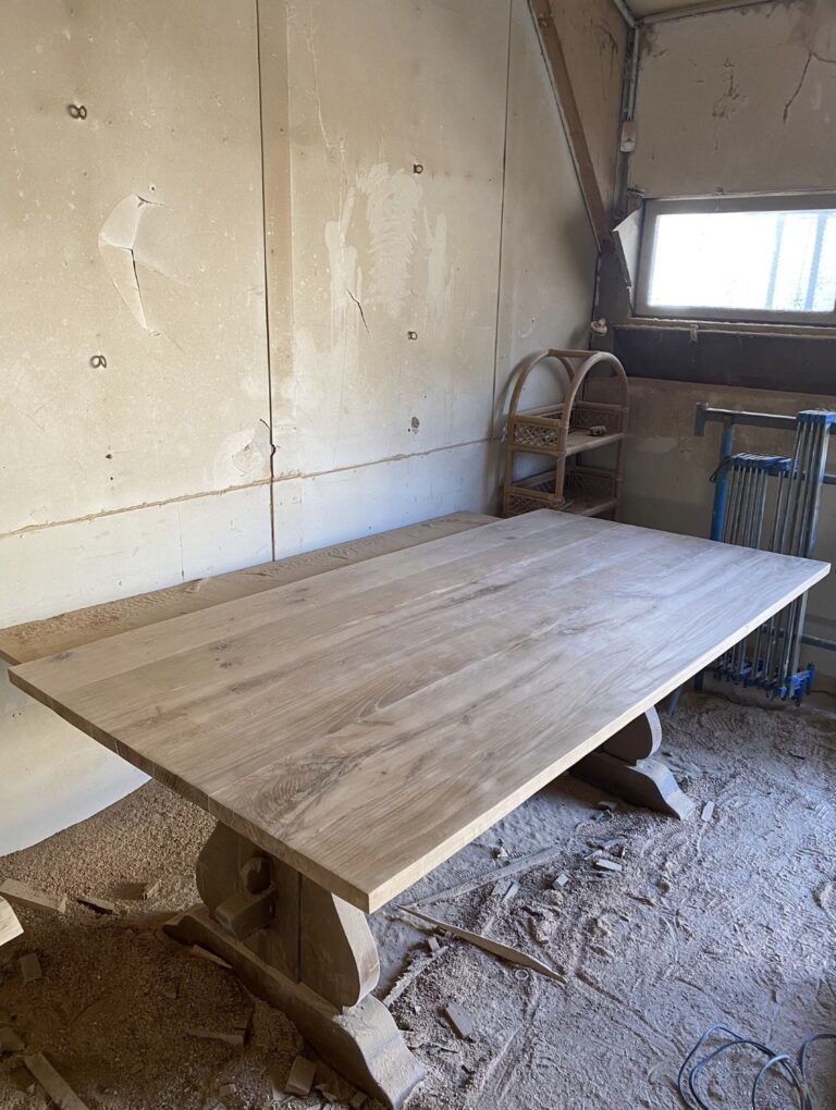 Table à bords droits bois brut