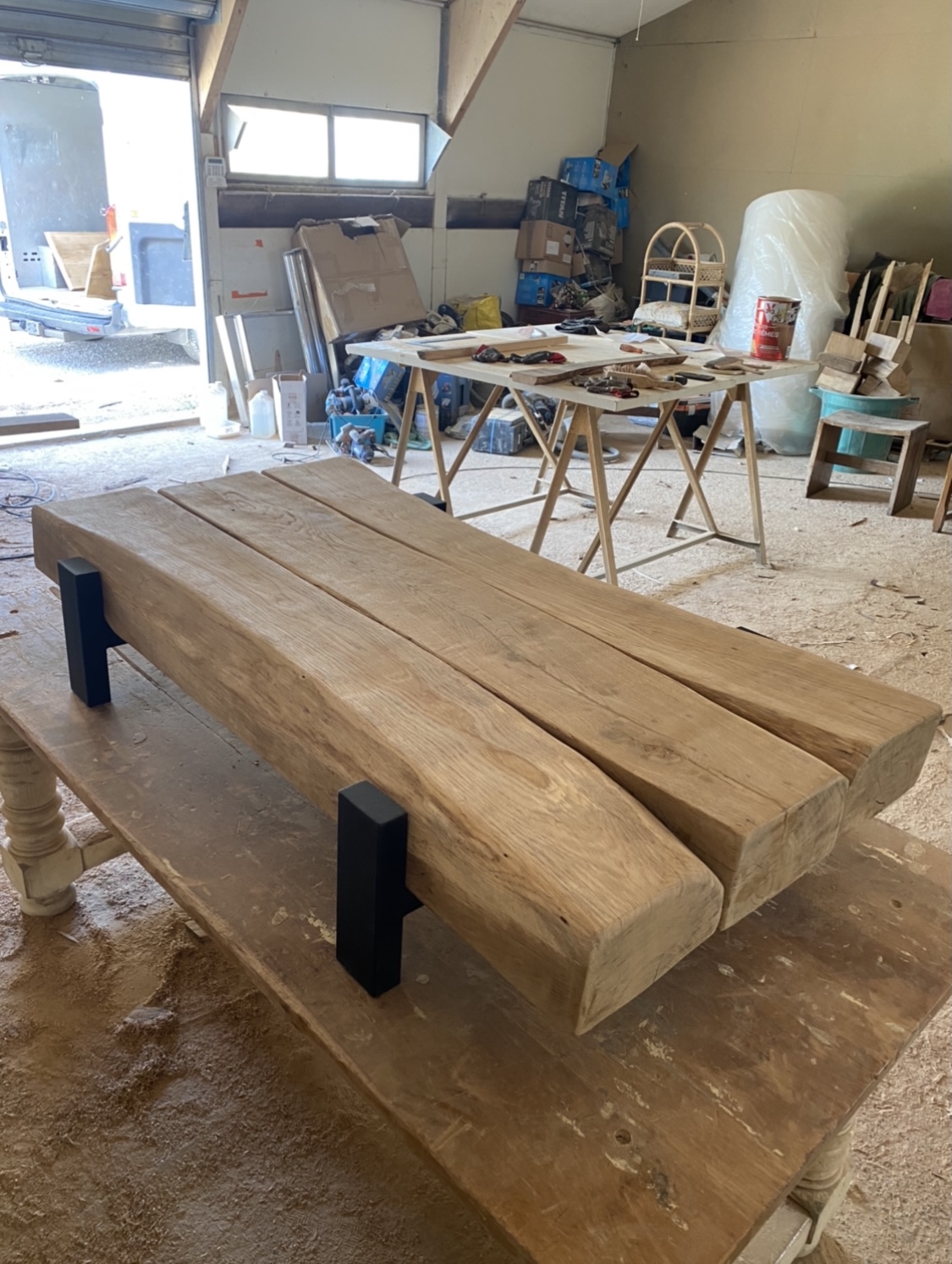 Table basse à base de poutres de chêne