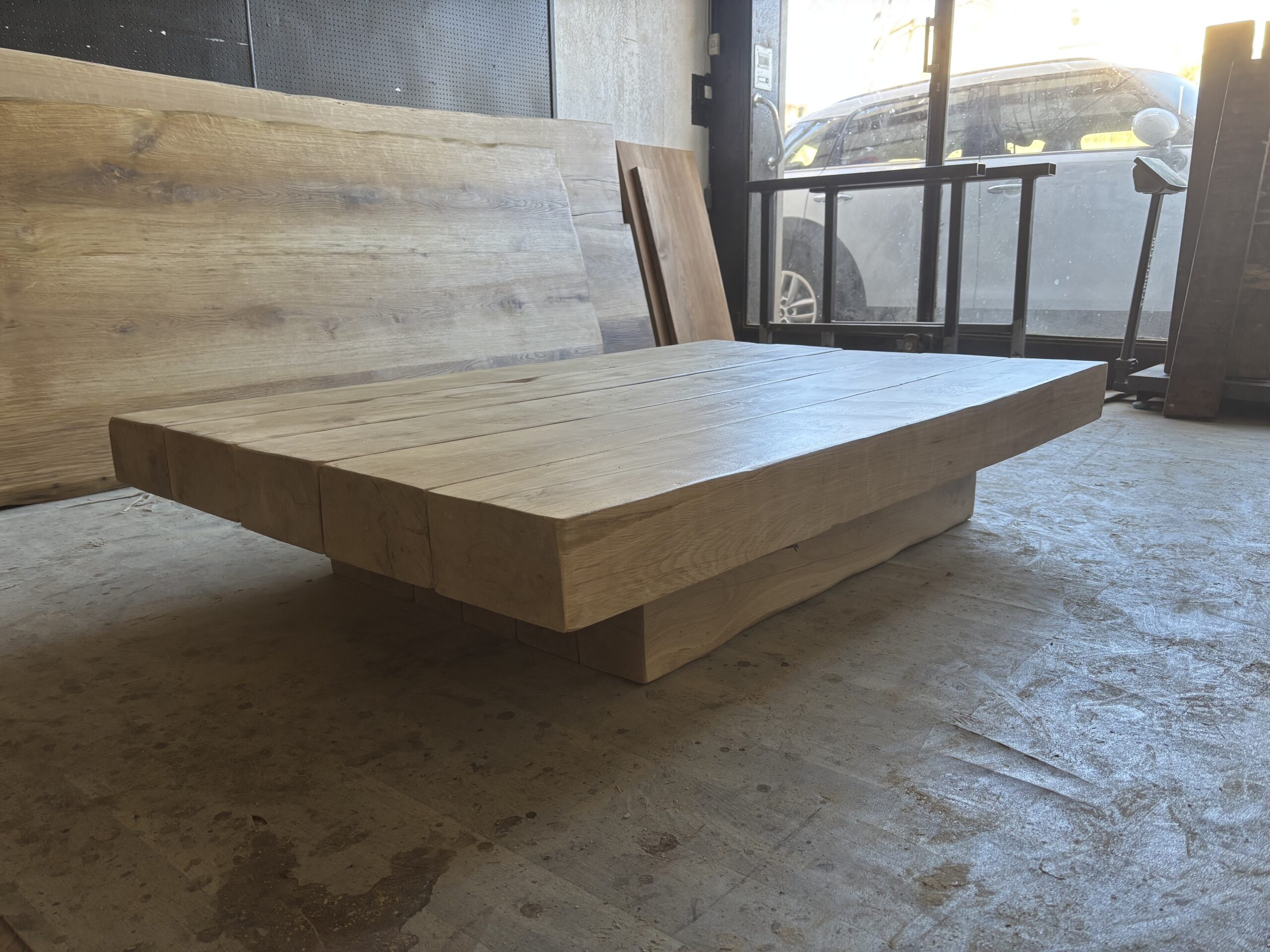 Table basse en poutres de chêne