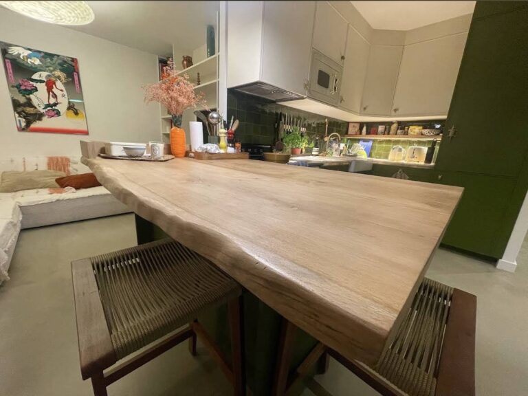 Table îlot de cuisine : le plan de travail deux en un