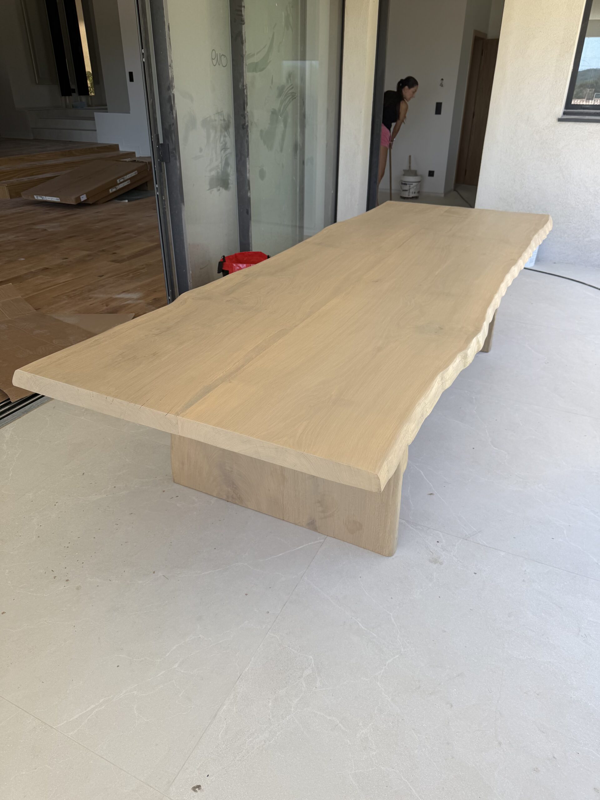 Table de terrasse Live-Edge en chêne massif