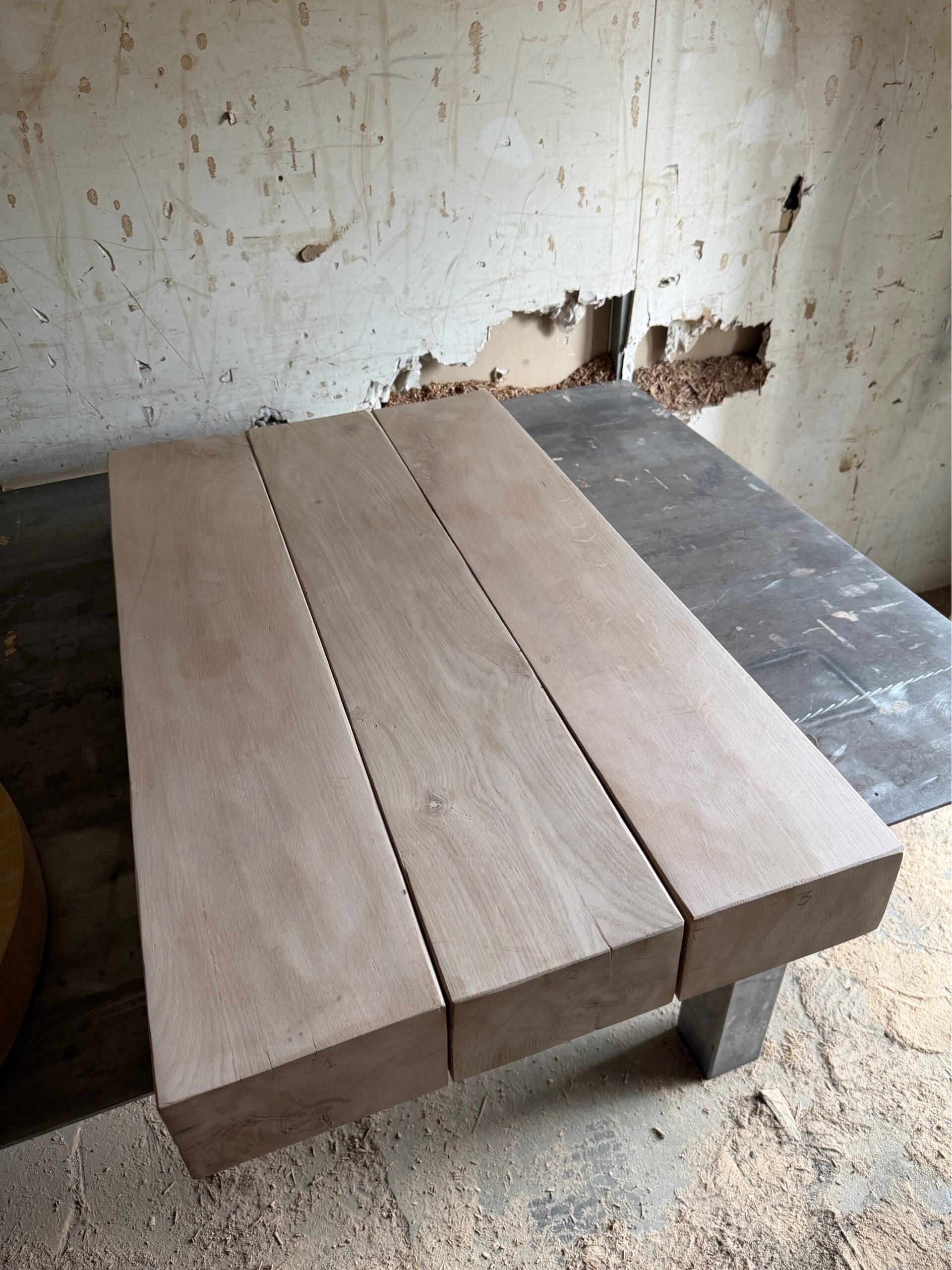 Poutres de chêne brut pour mobilier