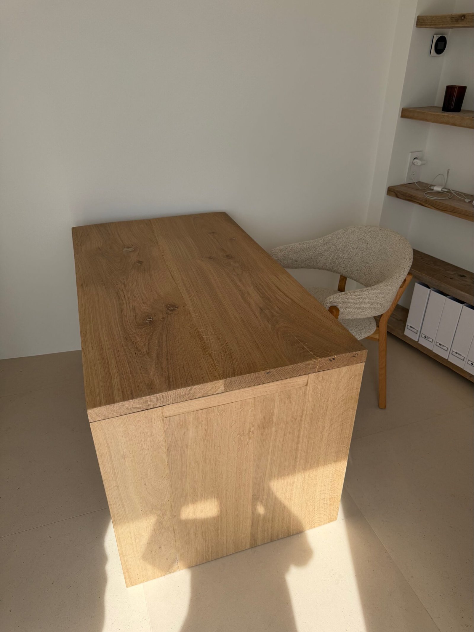 Bureau en chêne brut à Marseille et partout en France